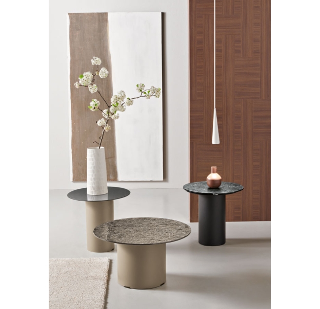 Стол приставной NEBULA SIDE TABLE PERLA BEIGE BRONZE PAINTED HAMMERED  45X45X40 СМ. (NRM00616)