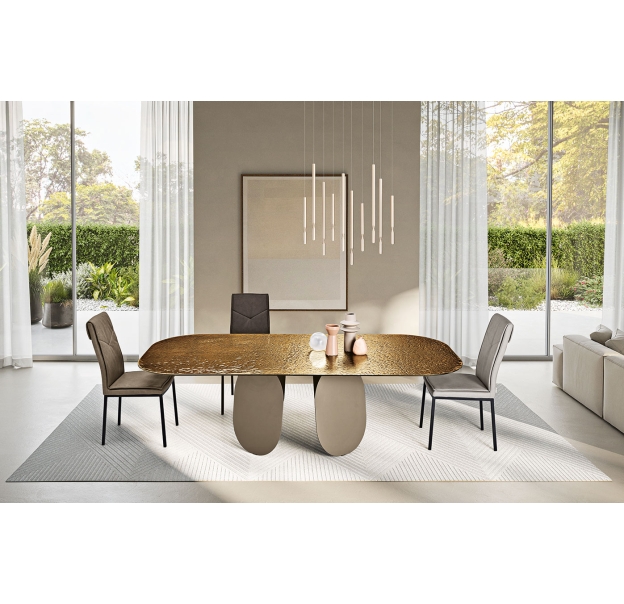 Стол обеденный POLLY DINING TABLE PERLA BEIGE AMBER HAMMERED GLASS  240X110X75 СМ. (NRM00754)